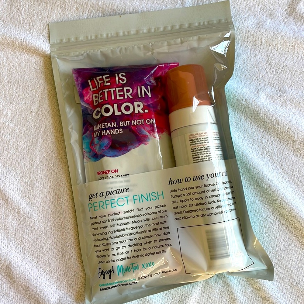 MineTan Self tanner/bronzer with mitt, new in package, never opened